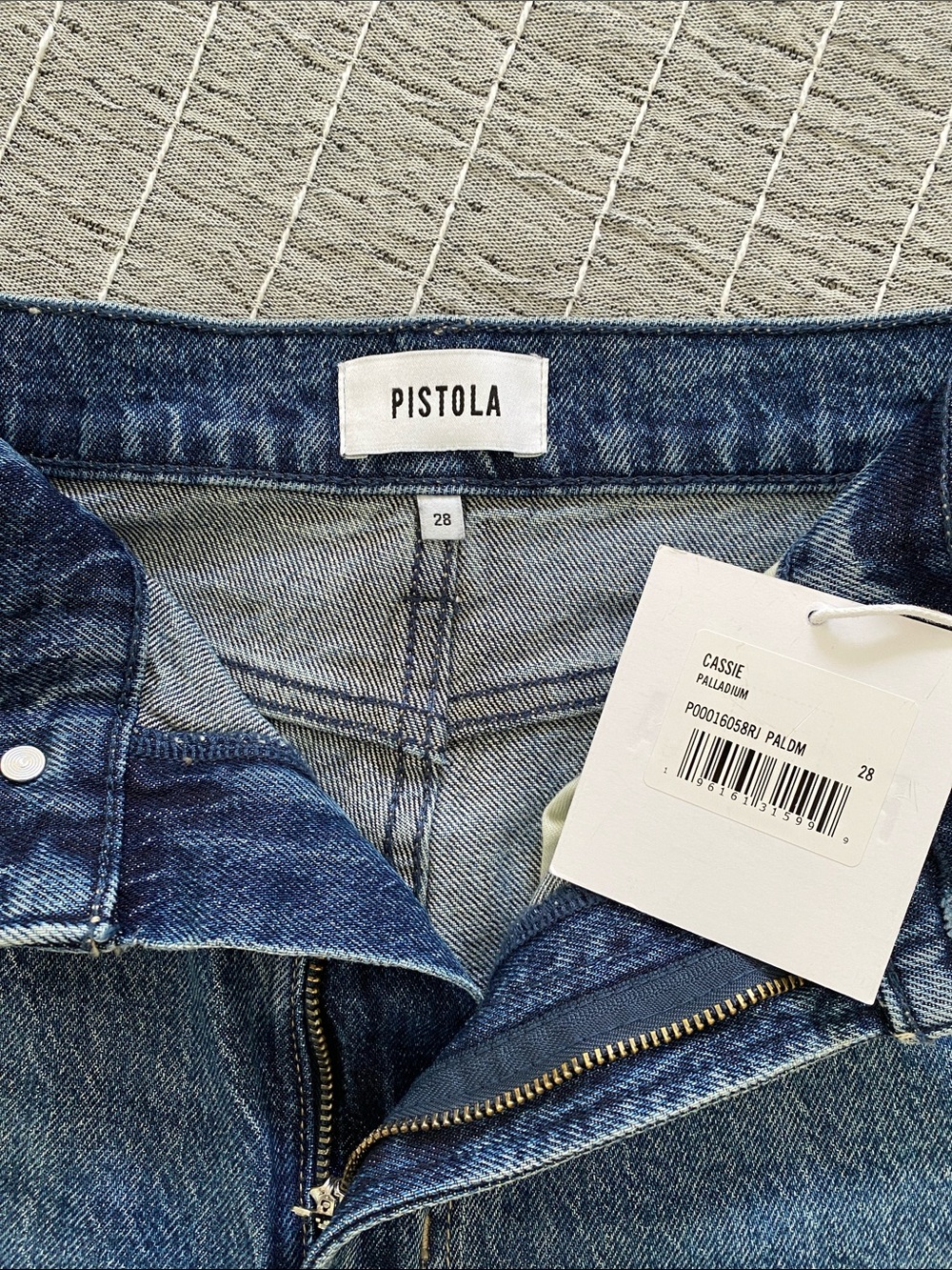 Pistola Cassie Super High Rise Straight Jean in Palladium Size 28 NWT - Picture 6 of 9